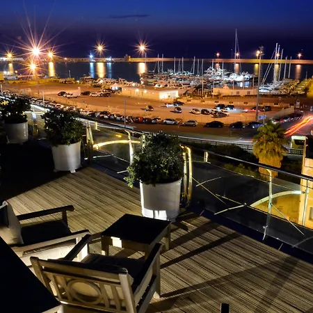 Palazzo Del Corso - Boutique 5* غالّيبولي
