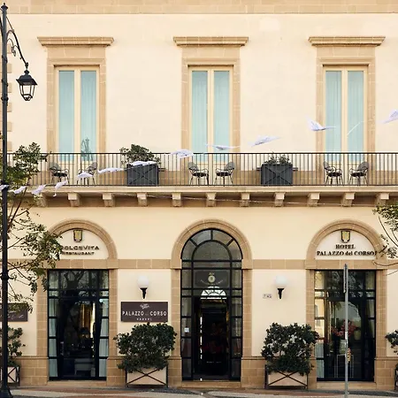 Palazzo Del Corso - Boutique 5* غالّيبولي